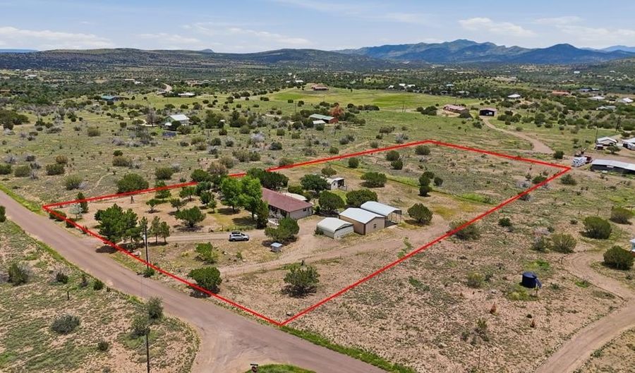 102 S Hackberry Dr, Alpine, TX 79830 - 4 Beds, 2 Bath