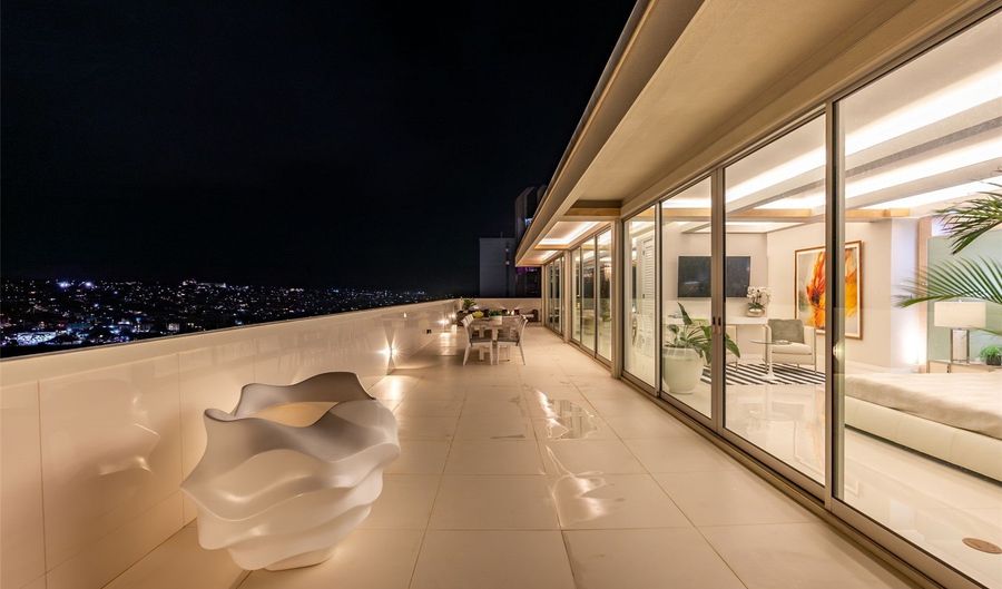 2533 Ala Wai Blvd PH, Honolulu, HI 96815 - 3 Beds, 4 Bath