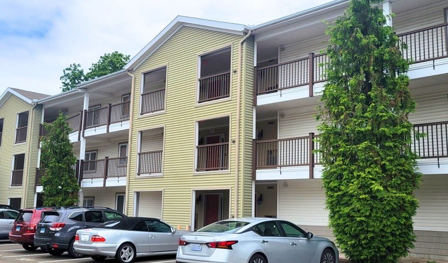 3250 Fairfield Ave APT 210, Bridgeport, CT 06605 - 2 Beds, 2 Bath