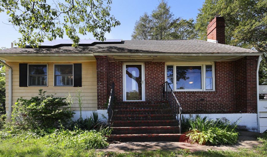 310 Douglas St, Bridgeport, CT 06606 - 4 Beds, 3 Bath