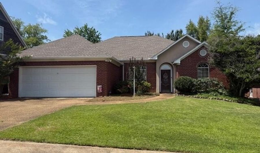 185 Apple Blossom Dr, Brandon, MS 39047 - 3 Beds, 2 Bath