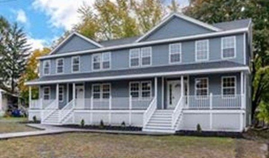 350 South Rd #2, Bedford, MA 01730 - 4 Beds, 3 Bath