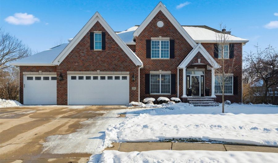 709 NE Georgetown Ct, Ankeny, IA 50021 - 5 Beds, 5 Bath