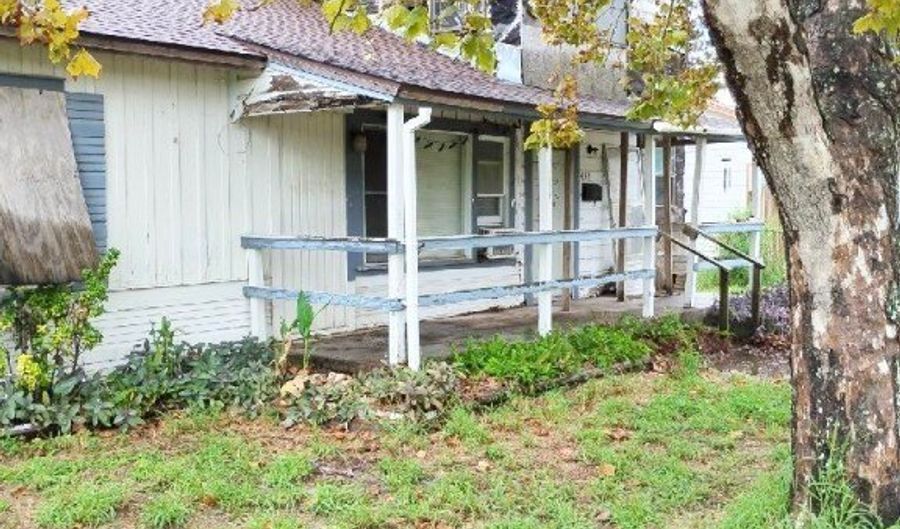 435 W Deberry Ave, Aransas Pass, TX 78336 - 3 Beds, 2 Bath