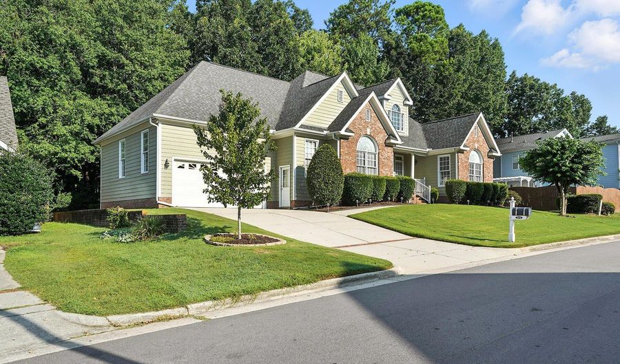 104 Vatersay Dr, Apex, NC 27502 - 3 Beds, 2 Bath