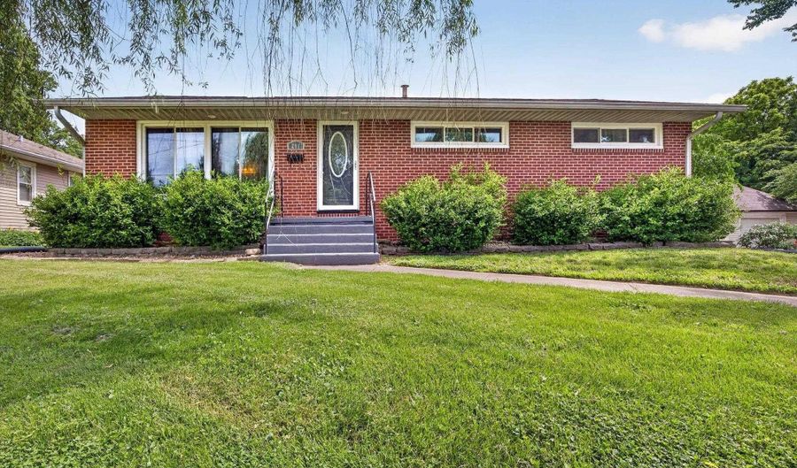 291 W Davis St, Bloomfield, IN 47424 - 3 Beds, 3 Bath
