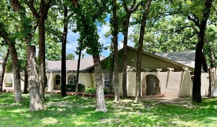 7325 NW 21st St, Bethany, OK 73008 - 5 Beds, 5 Bath