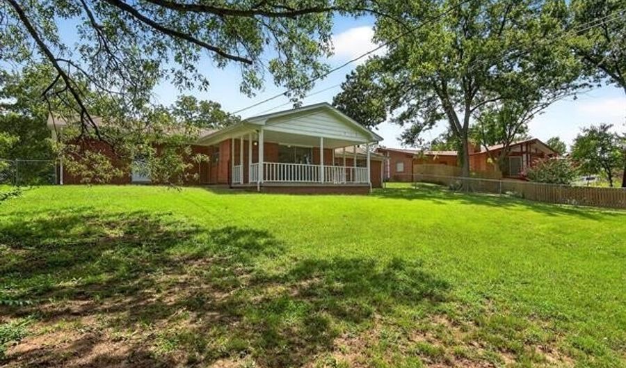721 Winding Way, Bartlesville, OK 74006 - 3 Beds, 2 Bath