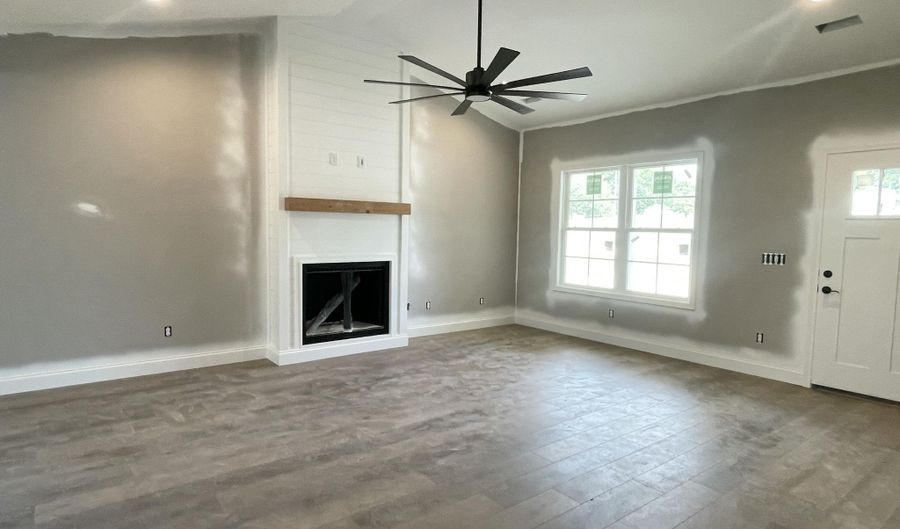 275 Greenwood Rd, Afton, TN 37616 - 3 Beds, 2 Bath