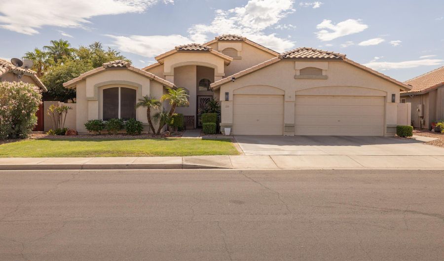 12709 W VIRGINIA Ave, Avondale, AZ 85392 - 5 Beds, 2 Bath