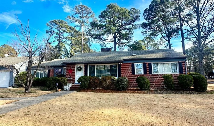 605 S Pembroke Ave, Ahoskie, NC 27910 - 4 Beds, 2 Bath
