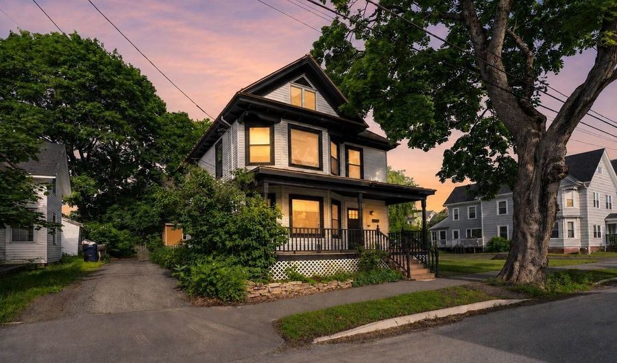 80 Pearl St, Bangor, ME 04401 - 4 Beds, 3 Bath