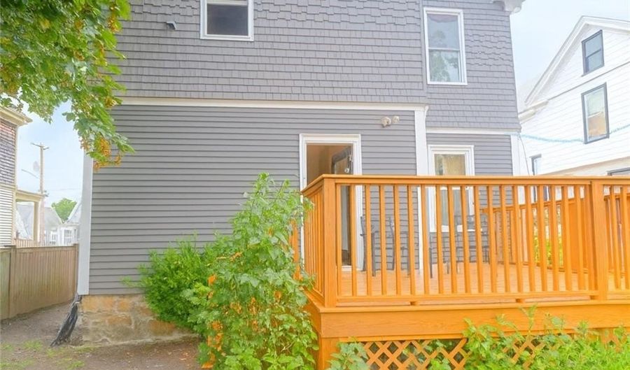 51 Gibbs Ave, Newport, RI 02840 - 4 Beds, 3 Bath