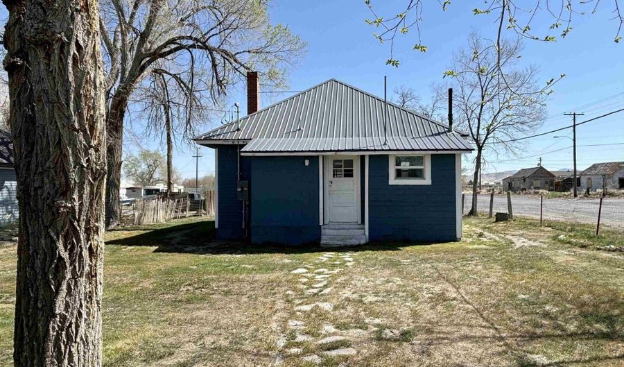 295 Apache St, Imlay, NV 89418 - 2 Beds, 1 Bath