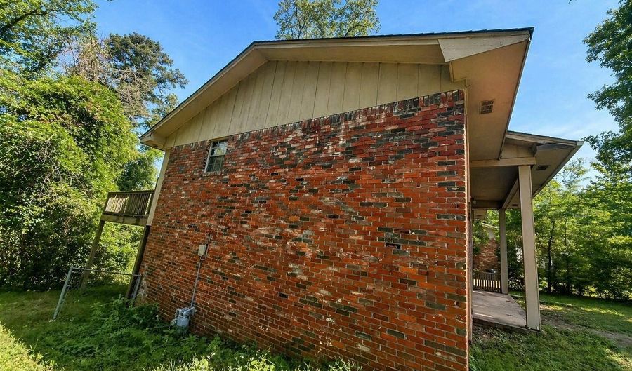 3008 TALL TREE Ln, Adamsville, AL 35005 - 3 Beds, 2 Bath