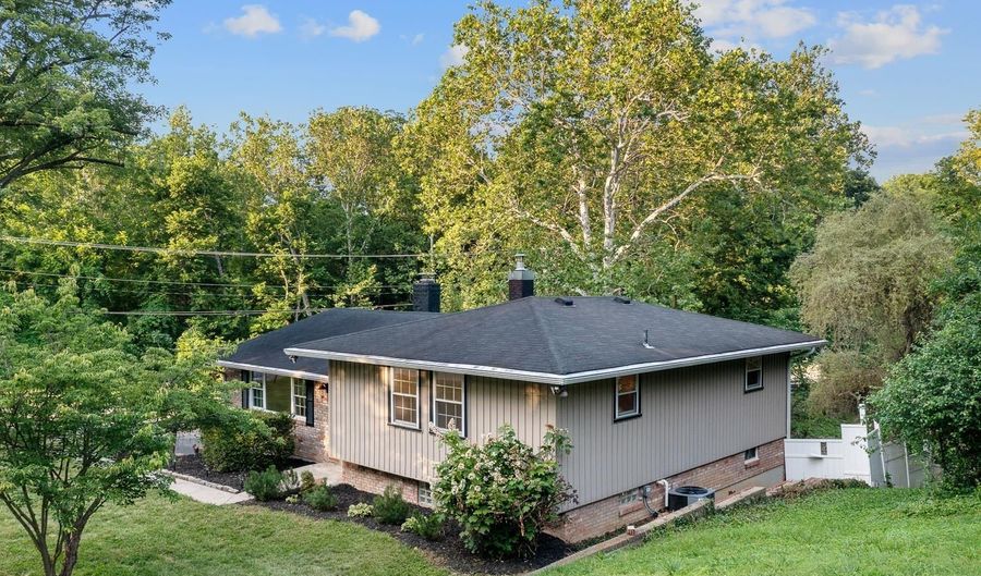 7611 State Rd, Anderson Twp., OH 45255 - 3 Beds, 3 Bath