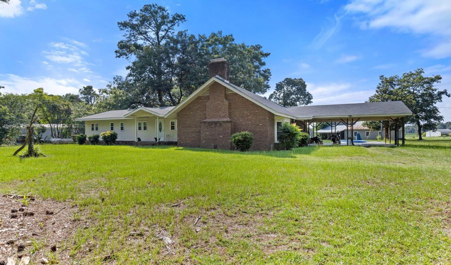 653 Seth Turner Rd, Albertson, NC 28508 - 4 Beds, 4 Bath