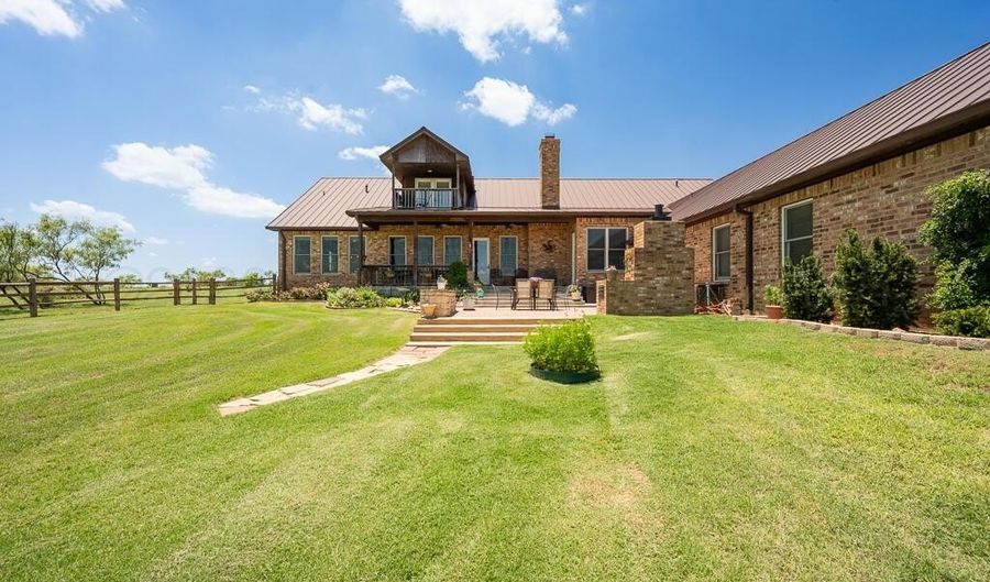 7701 Canyon Bend Rd, Amarillo, TX 79118 - 4 Beds, 3 Bath