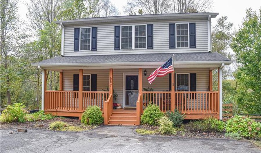 687 Padgettown Rd, Black Mountain, NC 28711 - 3 Beds, 3 Bath