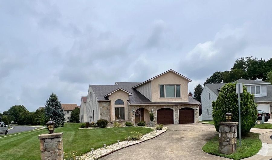 1 LONNIE Ct, Bear, DE 19701 - 3 Beds, 4 Bath