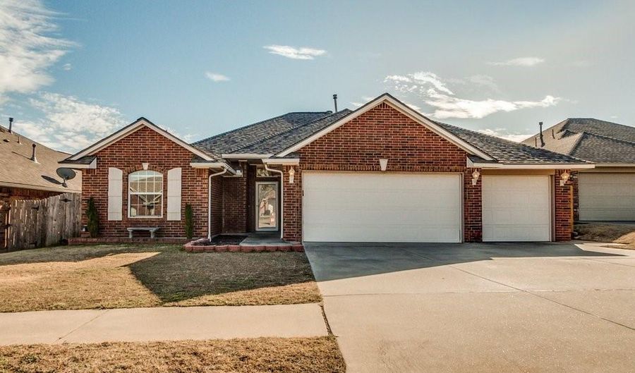 904 SW 39th St, Moore, OK 73160 - 3 Beds, 2 Bath