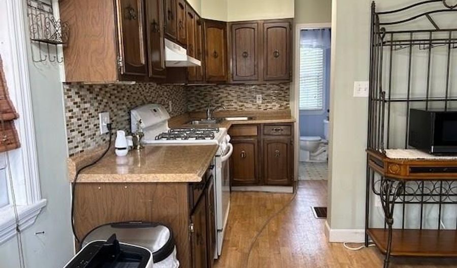 R165 FREDERICK ST, Johnstown, PA 15902 - 1 Beds, 1 Bath