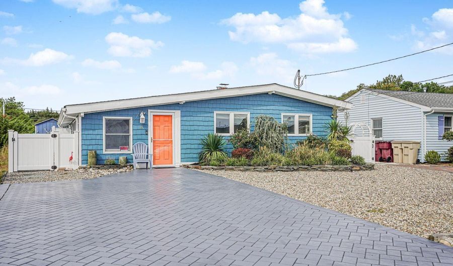 14 Albatross Pt, Bayville, NJ 08721 - 3 Beds, 2 Bath