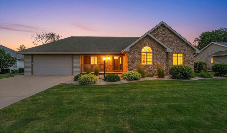N9432 LOGAN Lane, Appleton, WI 54915 - 3 Beds, 3 Bath