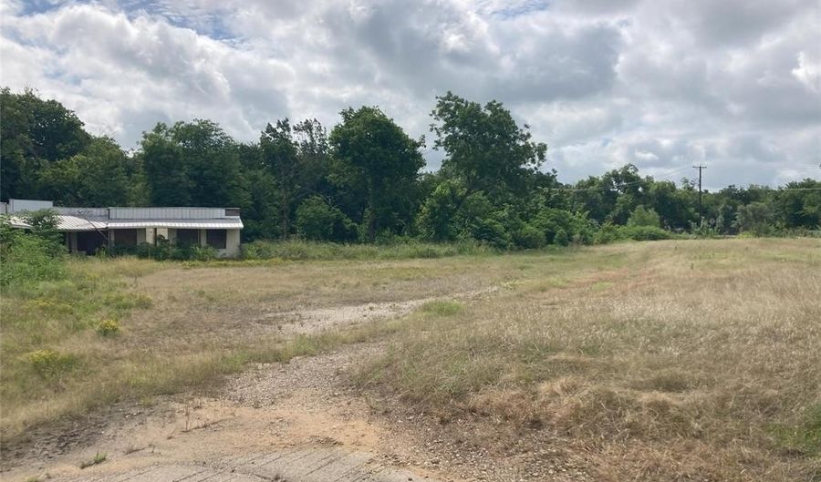 100 N Parkway Dr, Alvarado, TX 76009 - 0 Beds, 0 Bath