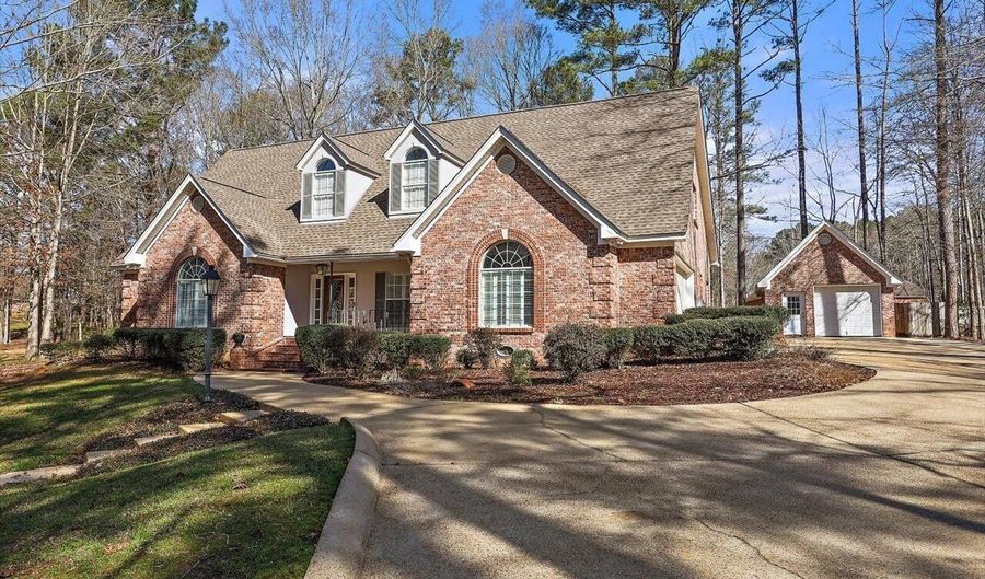 1120 Pointe Cv, Brandon, MS 39042 - 4 Beds, 4 Bath