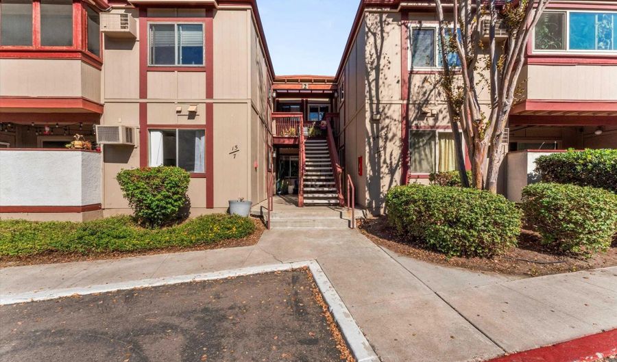 5483 Adobe Falls Rd 7, San Diego, CA 92120 - 2 Beds, 2 Bath