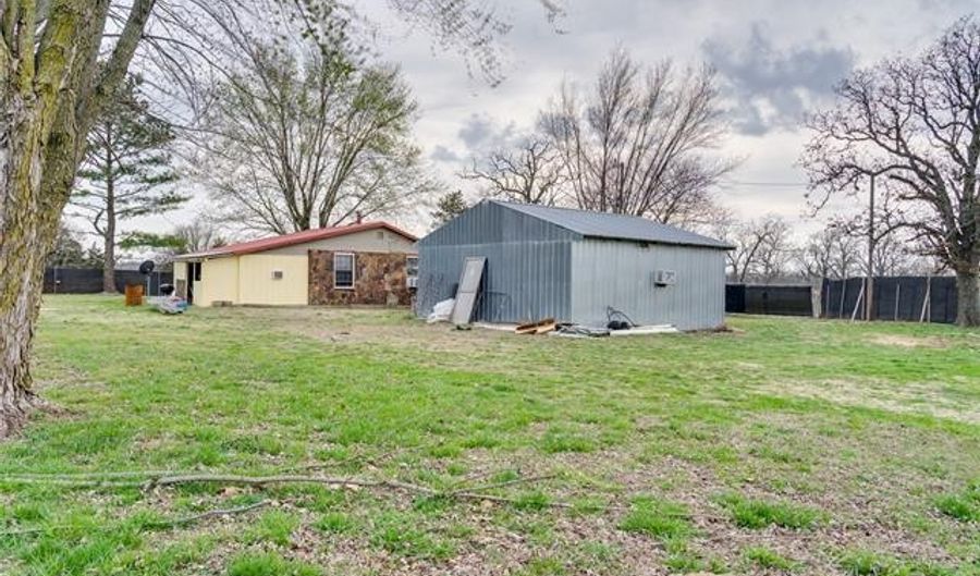 936 N Colcord Keithly Rd, Colcord, OK 74338 - 2 Beds, 1 Bath