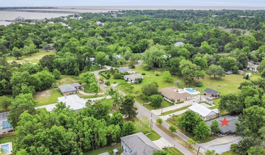 130 Melody Ln, Bay St. Louis, MS 39520 - 3 Beds, 2 Bath