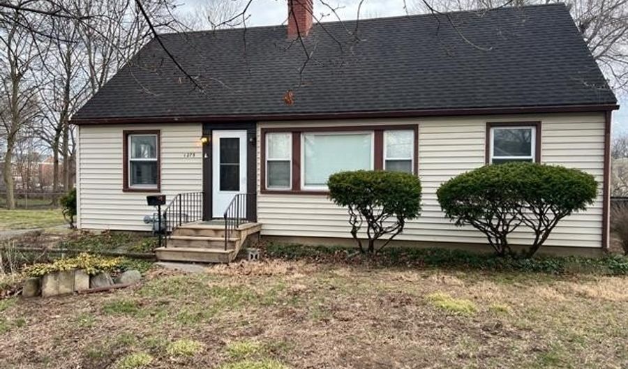 1275 University Ave, Adrian, MI 49221 - 3 Beds, 3 Bath