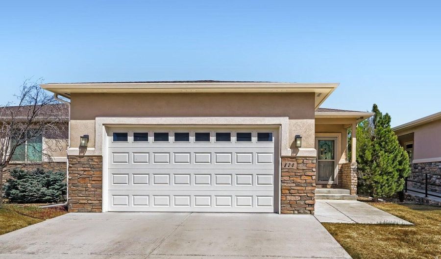 820 13th St, Berthoud, CO 80513 - 2 Beds, 2 Bath