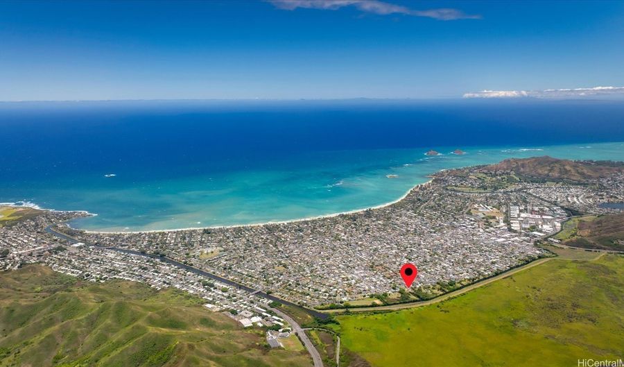 679 Kihapai St D, Kailua, HI 96734 - 2 Beds, 2 Bath