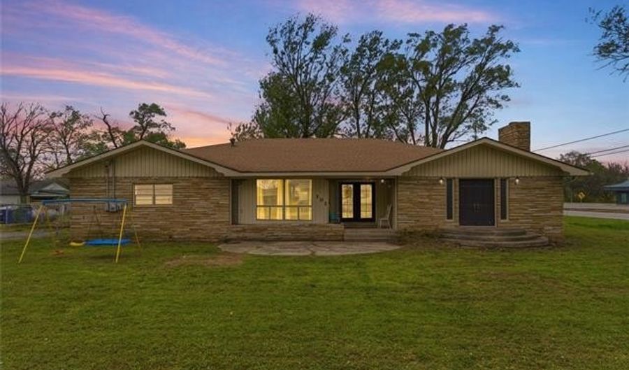 101 S Hall St, Adair, OK 74330 - 3 Beds, 2 Bath