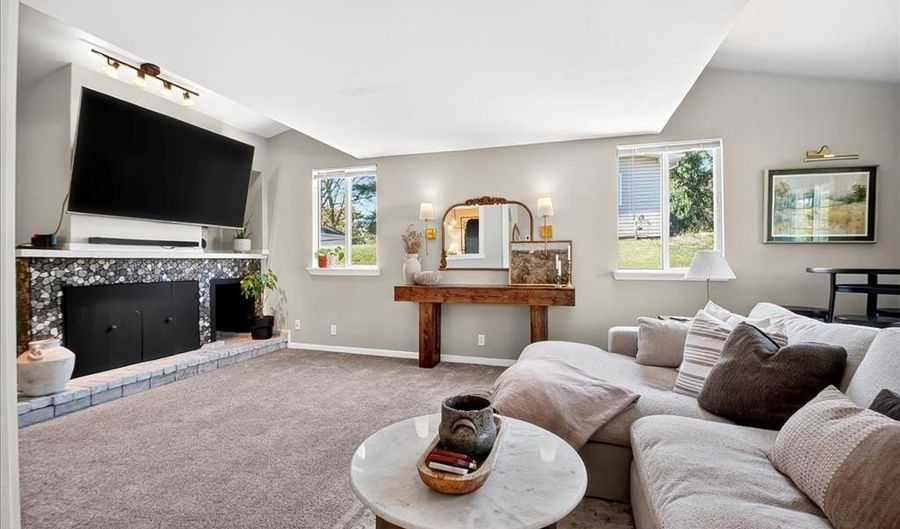 277 Ramsey Ln, Ballwin, MO 63021 - 3 Beds, 1 Bath