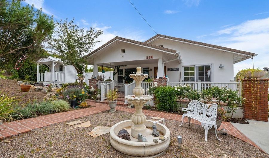 206 S Wisconsin St, Fallbrook, CA 92028 - 4 Beds, 3 Bath