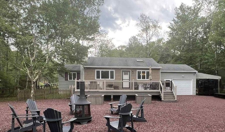 236 Elk Dr, Blakeslee, PA 18610 - 3 Beds, 2 Bath