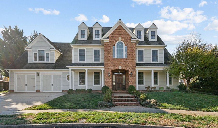 8802 NORTHERN SPRUCE Ln, Alexandria, VA 22309 - 7 Beds, 5 Bath