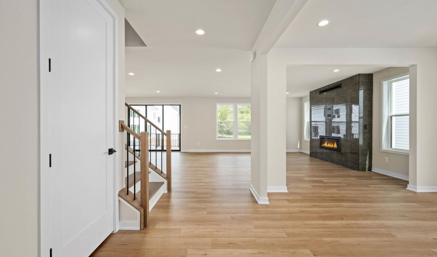 41692 OAK BEND Ct, Aldie, VA 20105 - 6 Beds, 6 Bath