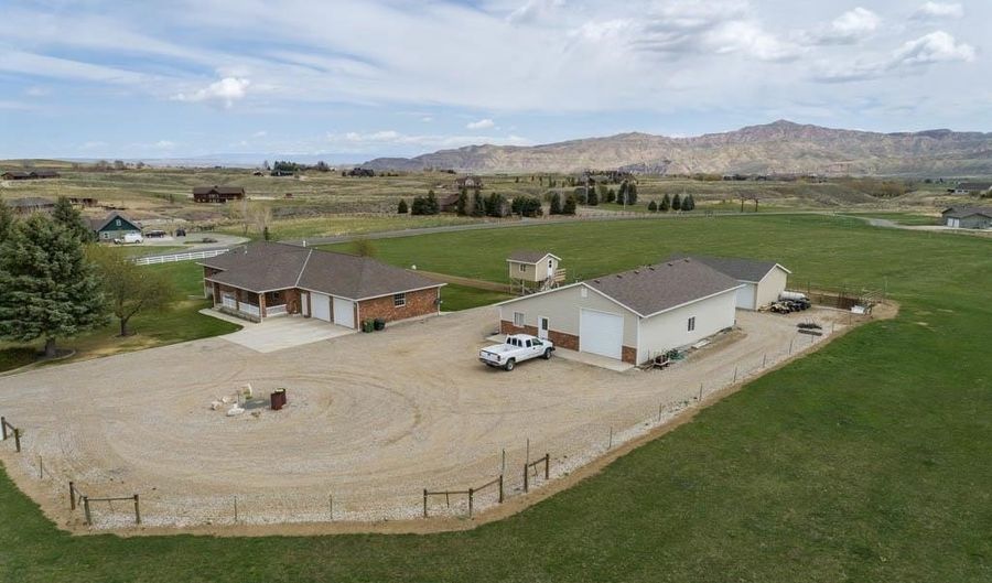 86 Rolling Hills Dr, Cody, WY 82414 - 5 Beds, 4 Bath