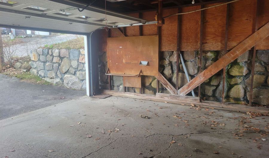 437 2Nd Ave, Berlin, NH 03570 - 4 Beds, 3 Bath