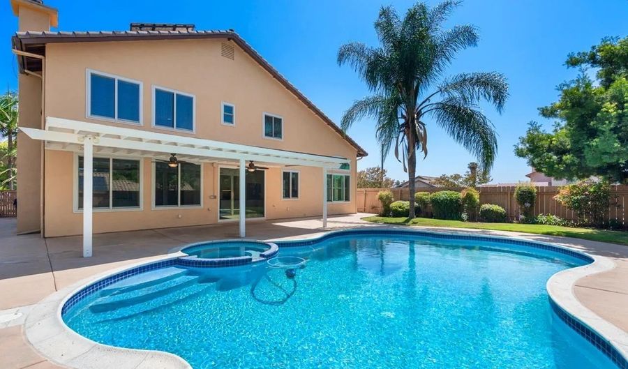 9312 Francis Dr, Spring Valley, CA 91977 - 6 Beds, 3 Bath