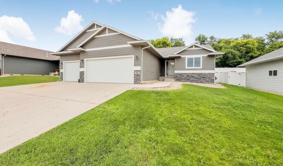 48 N 6th St, Baltic, SD 57003 - 3 Beds, 2 Bath