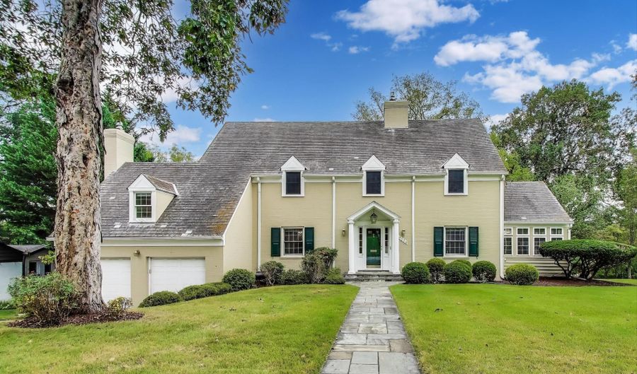 9326 W PARKHILL Dr W, Bethesda, MD 20814 - 5 Beds, 4 Bath