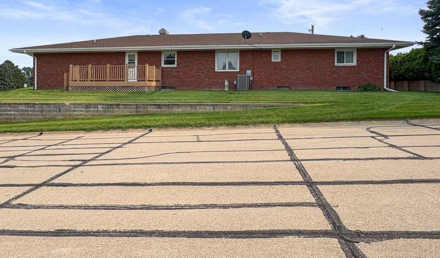 1240 W State, Albion, NE 68620 - 3 Beds, 3 Bath