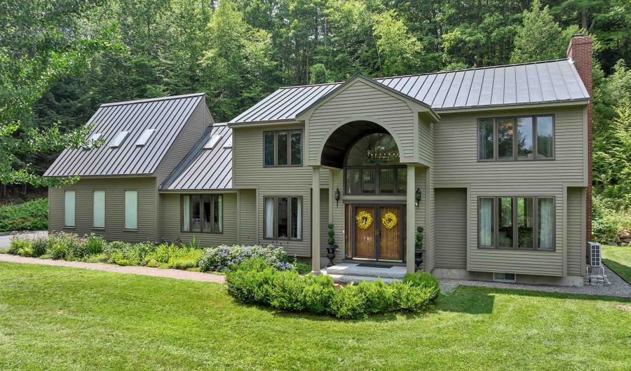 8 W Gate Dr, Bow, NH 03304 - 3 Beds, 4 Bath