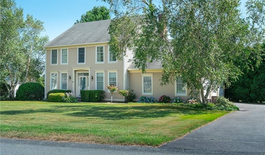 167 Meadow Ln, Middletown, RI 02842 - 4 Beds, 3 Bath